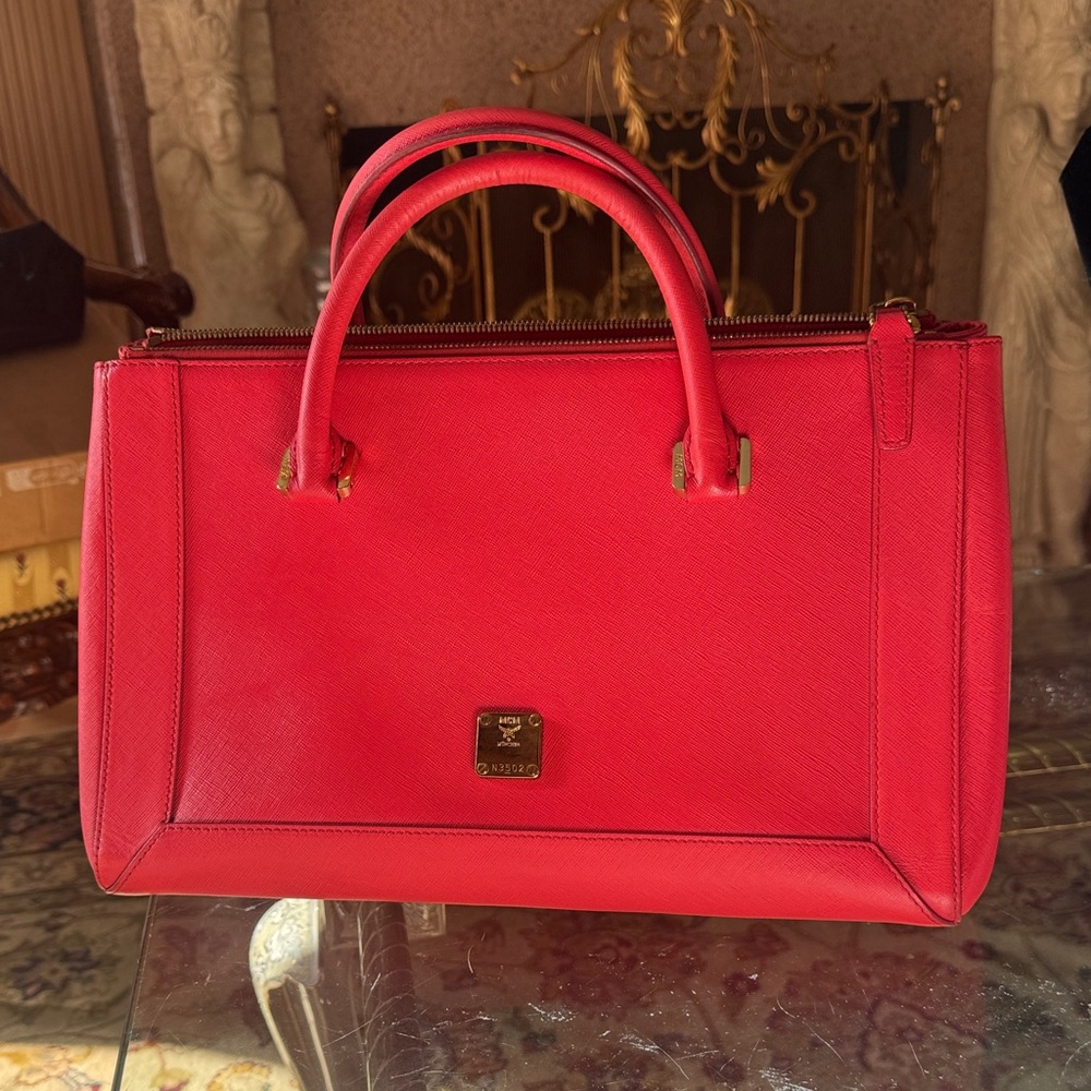 MCM crossbody Satchel - Picture 2 of 14